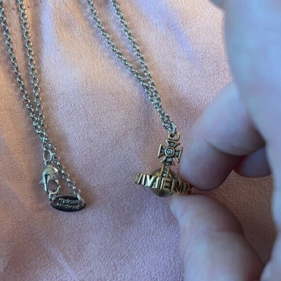 VIVIENNE Westwood gold tone necklace - Picture 5 of 6